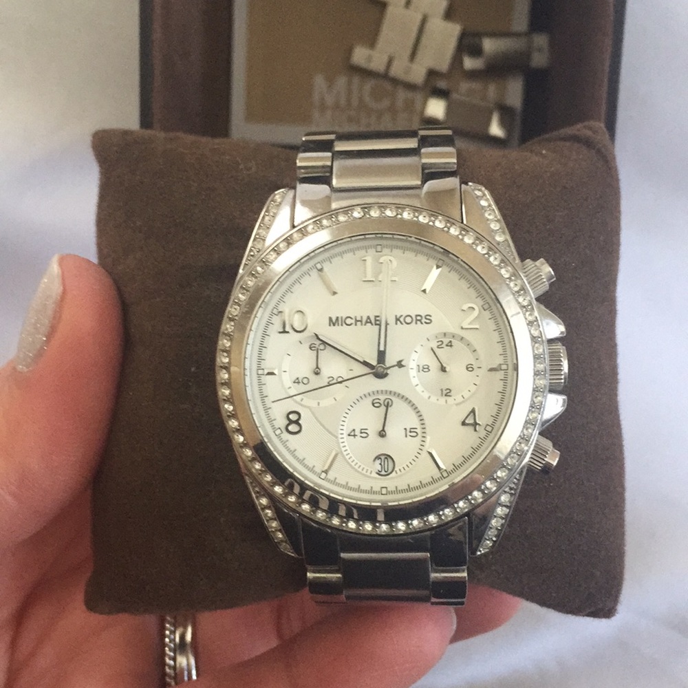 Women’s MK silver watch EUC!